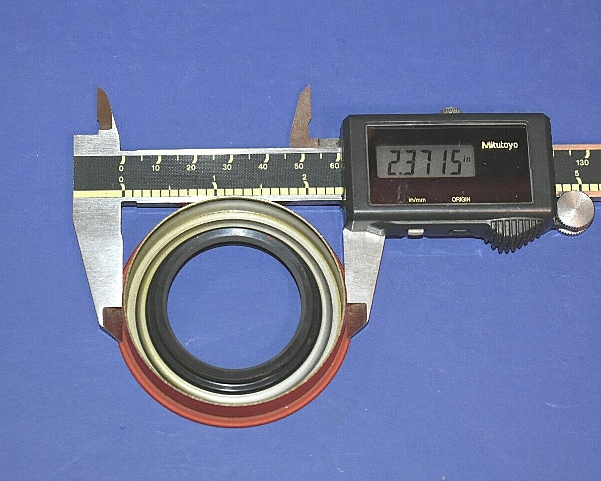 GM TH700R4 700-R4 4L60 4L60E Transmission Rear Tail Extension Housing Oil Seal