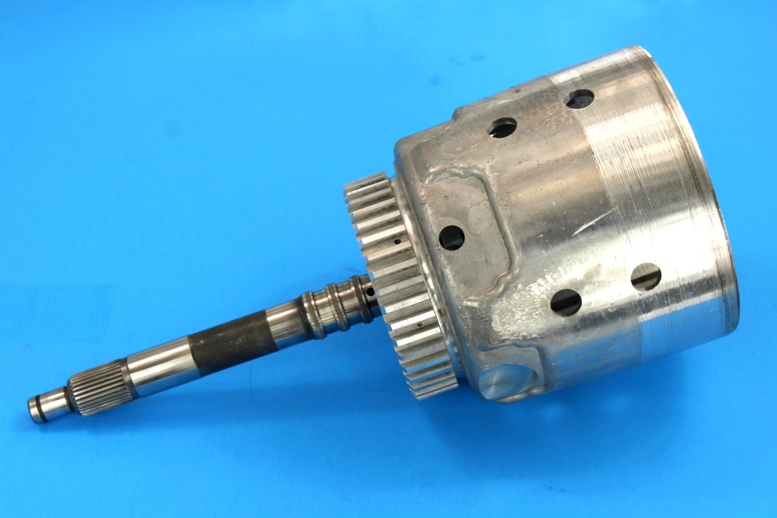 93-up 4L60E Forward Input Drum 298mm 30 Spline Pilot Housing 8678716 Bare