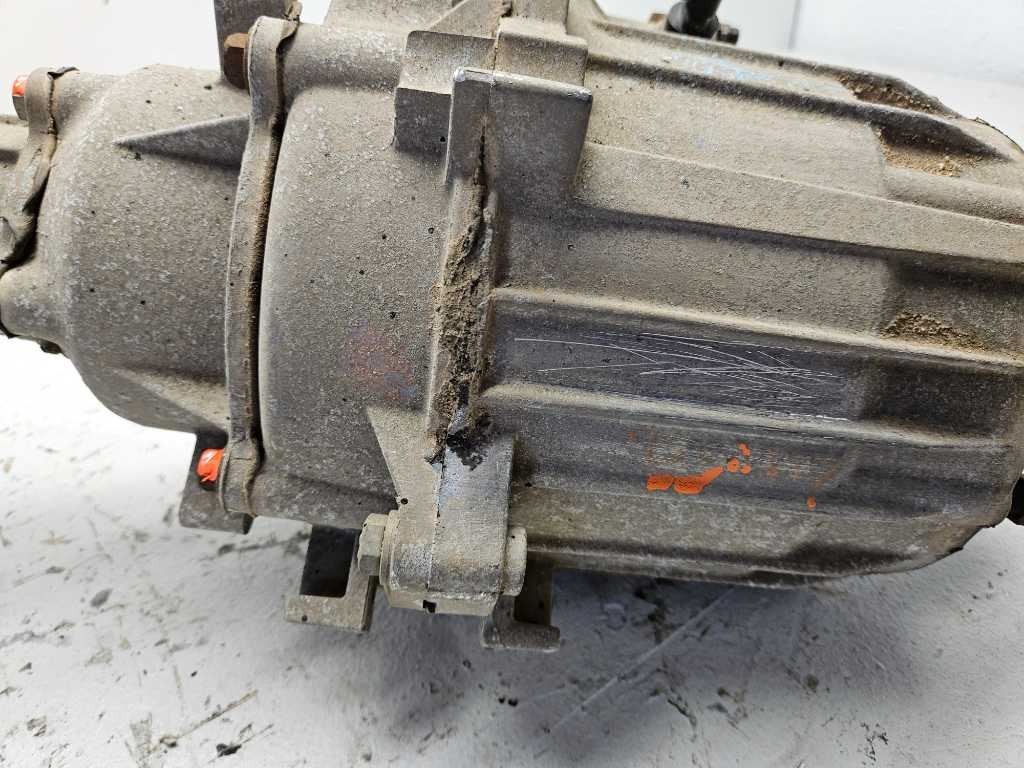 1995-2000 Chevy GMC 2500 NP241C Transfer Case Assembly 4L80E OEM 2957