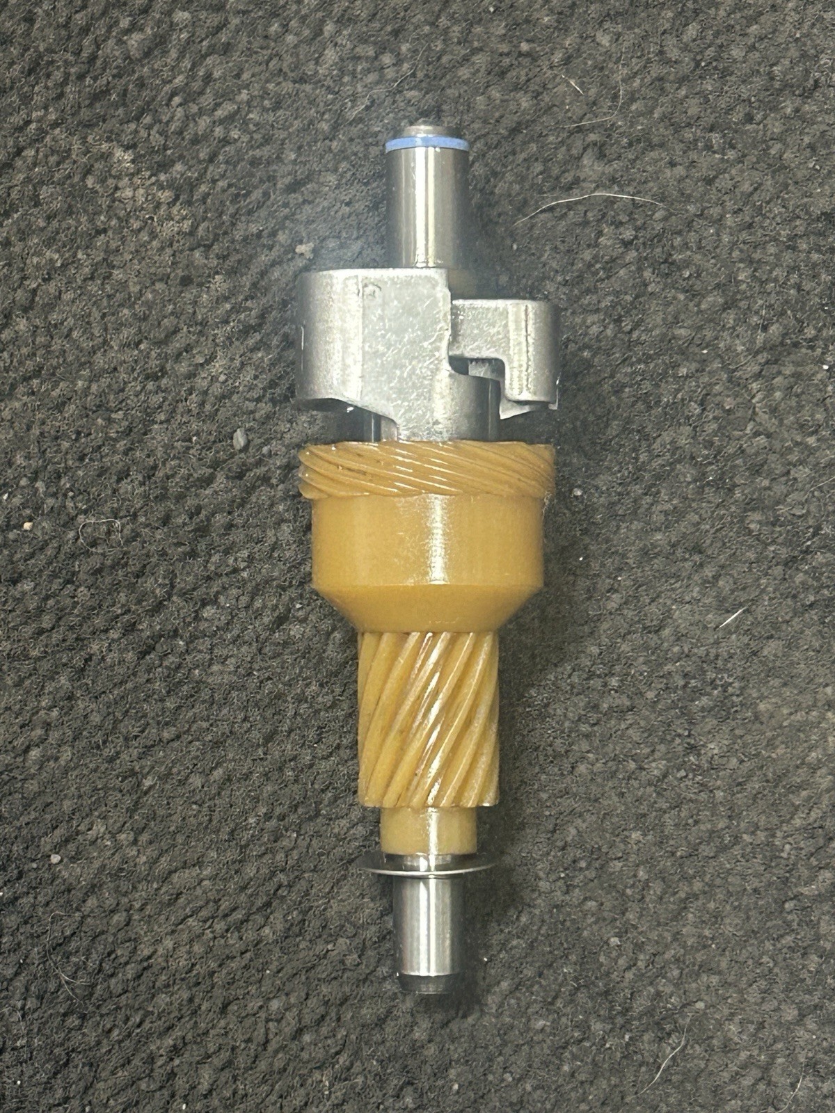 2004r governor medium weight
