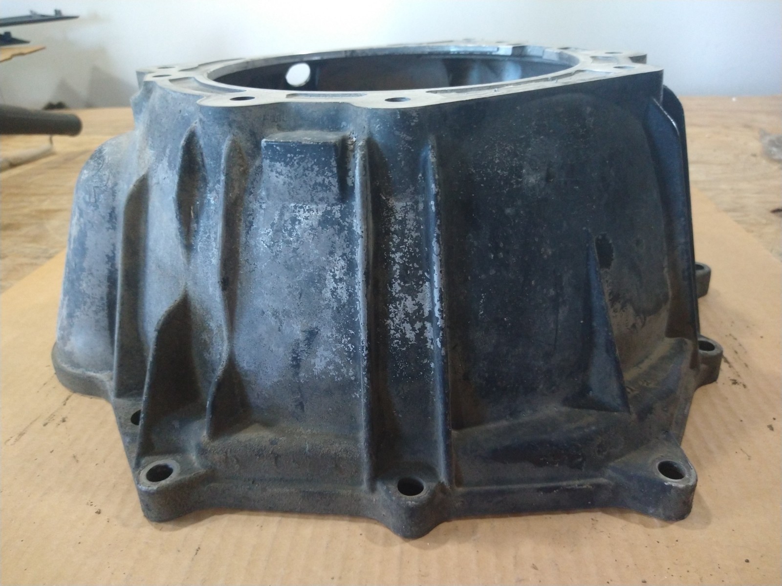 GM OEM Automatic Transmission Bell Housing 4L60E 4l65E 24206953 24206952