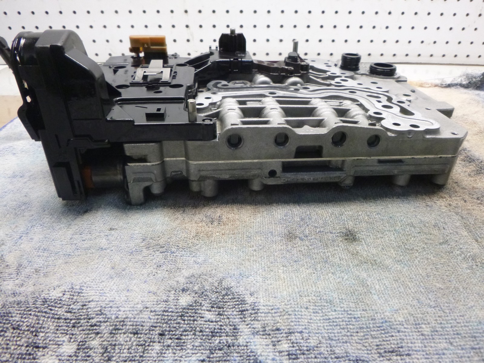 2015 RAM 1500 CLASSIC AUTOMATIC TRANSMISSION VALVE BODY 3.0L DIESEL OEM