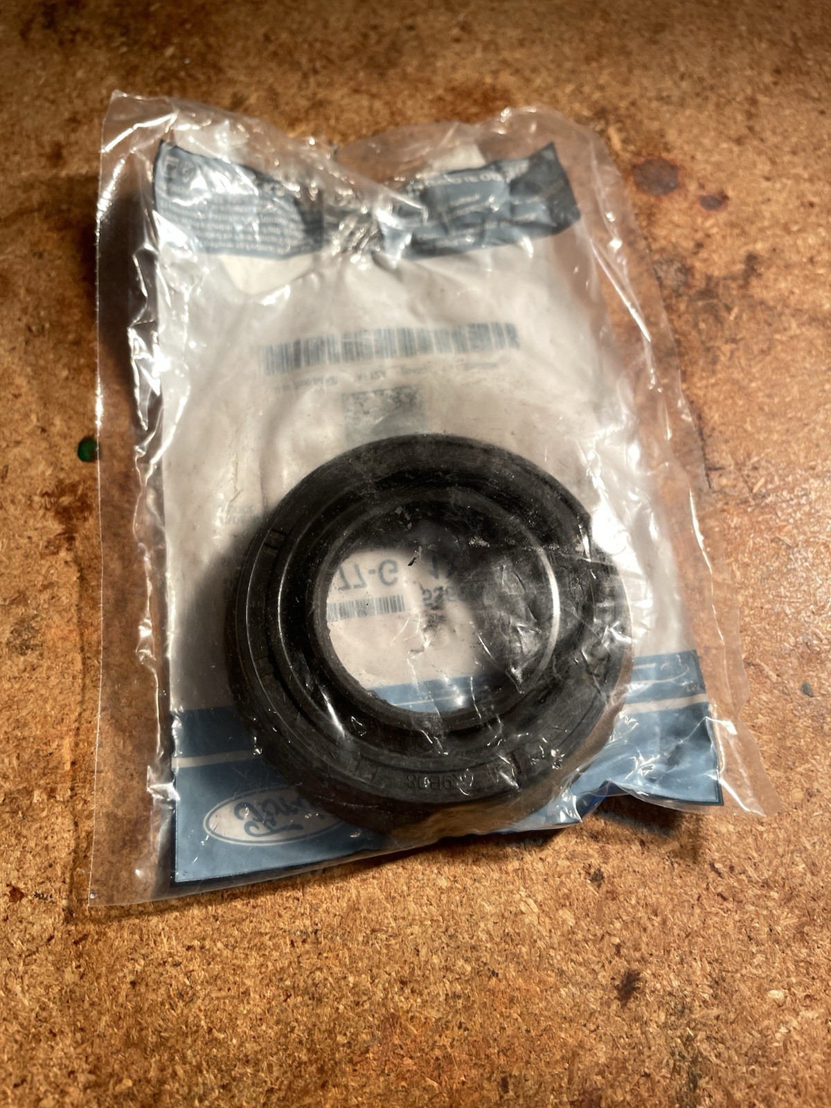 OEM NEW Ford 09-18 Escape Fusion Explorer Auto Trans Output Shaft Seal 9L8Z1177G
