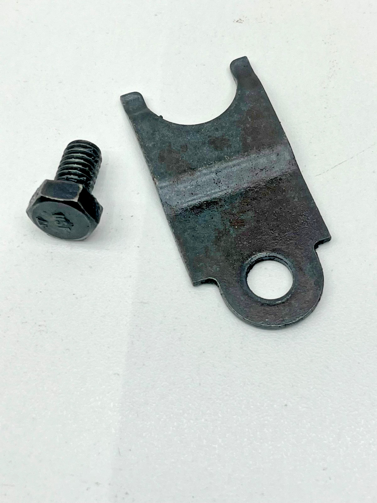 Turbo 400 T400 Transmission Vacuum Modulator Bracket with Bolt