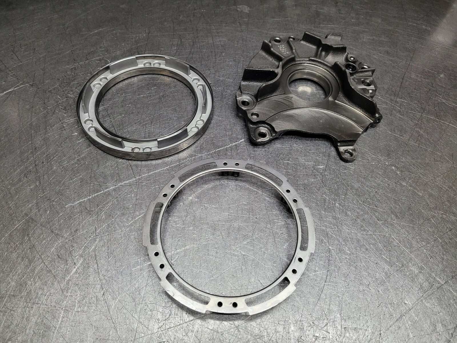 NISSAN CVT7 RE0F11A, JF015E – REVERSE CLUTCH PISTON W/RETAINER SPRING AND PLATE