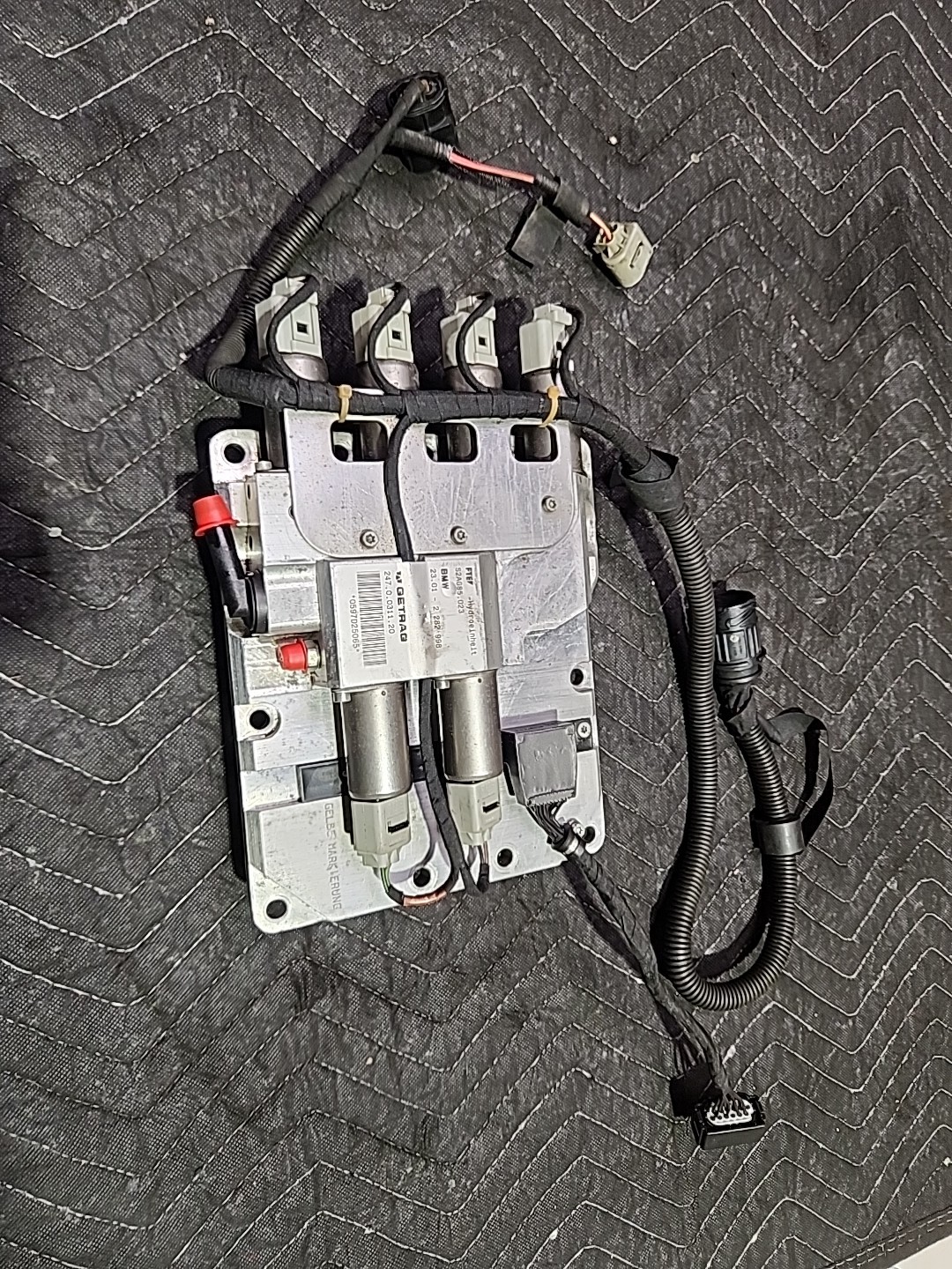 06-10 BMW E60 E63 M5 M6 SMG Transmission Hydraulic Solenoid Valve Block Unit OEM