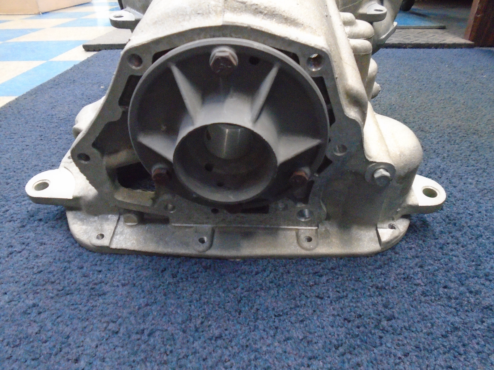 NOS NEW 1972-up AMC Javelin AMX 904 Torqueflite Transmission case A904