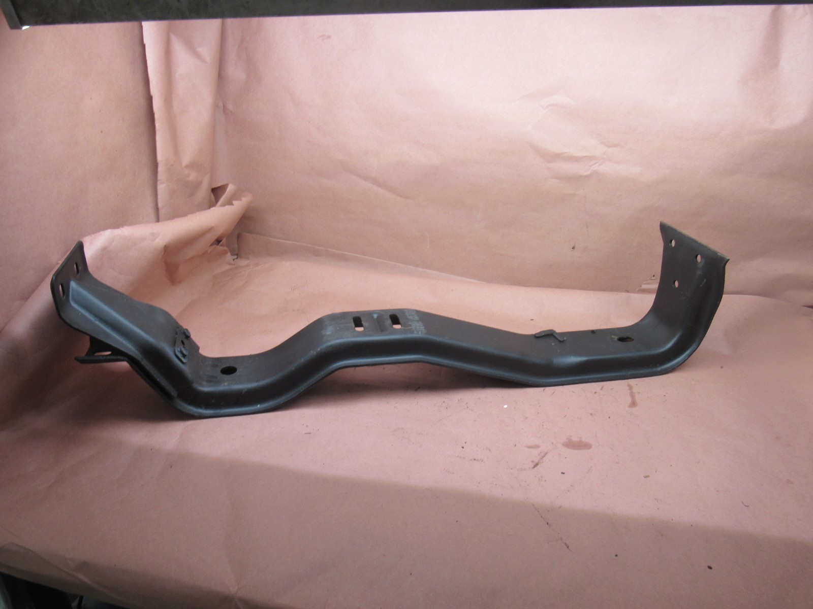F81A5060AE 1999 to 2007 Ford F250 F350 Super Duty 2WD Transmission Crossmember