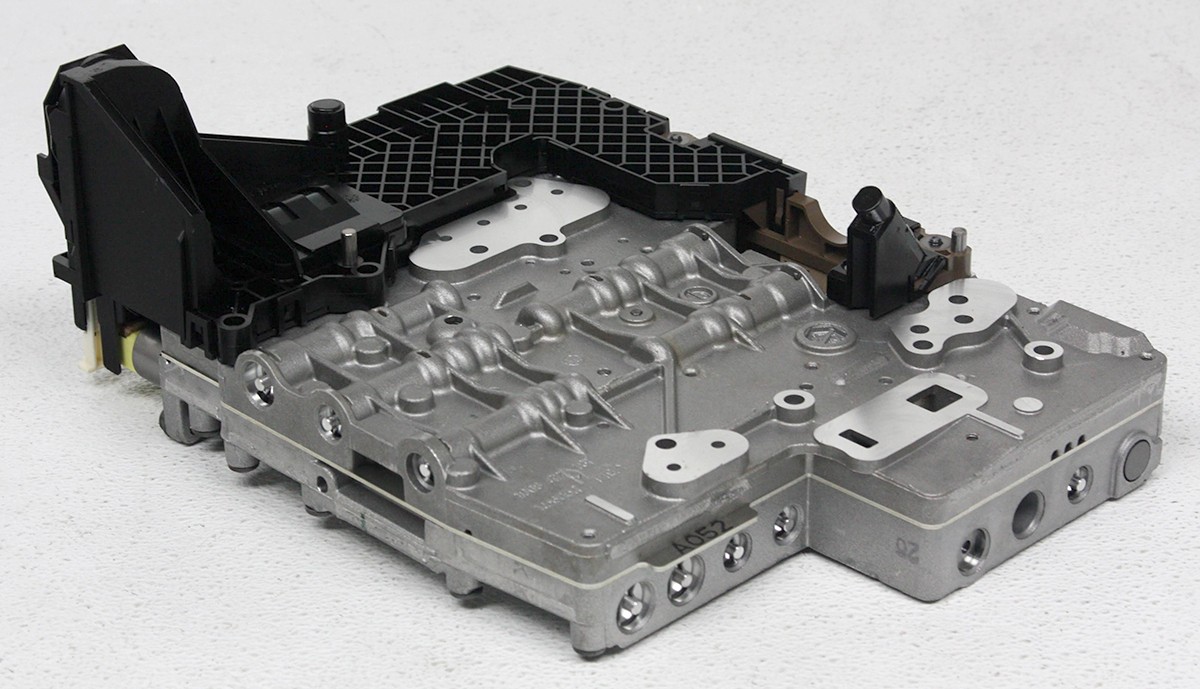 OEM Mechatronic Transmission Control Valve Body for Audi A4, Q7, A6, 106-842-71-