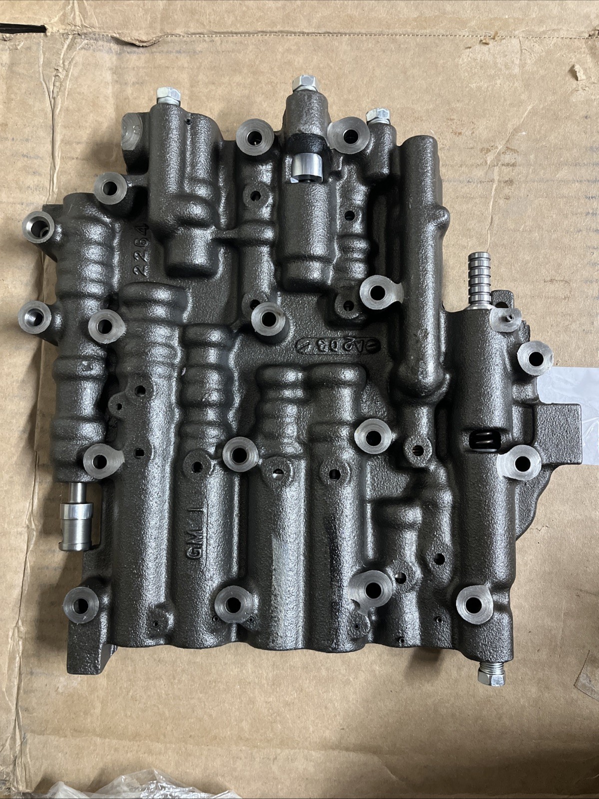 NEW GENIUNE GENERAL MOTORS 2264 TRANSMISSION VALVE BODY GM1 A203