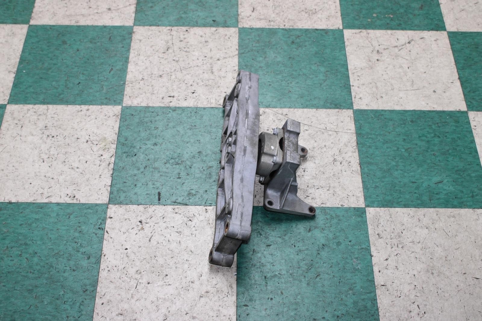 11-23 Chrysler 300 Automatic Auto Transmission Crossmember Mount Bracket OEM