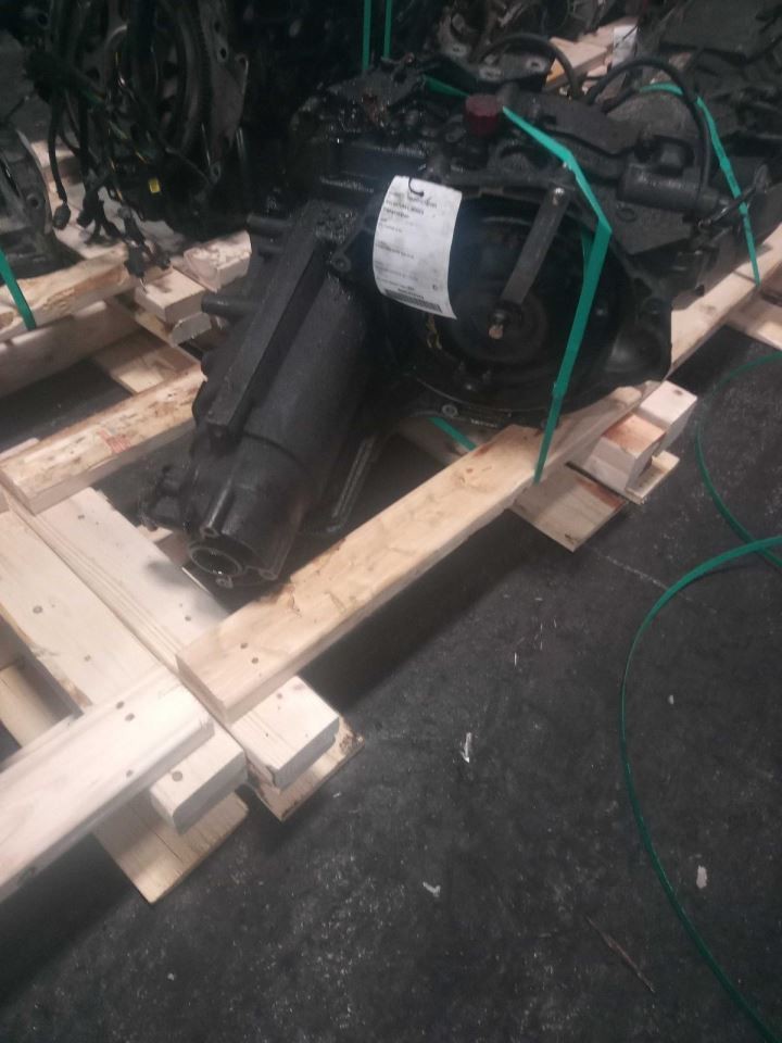 Automatic Transmission 4 Cylinder 2.2L Fits 00-01 SATURN L SERIES 692792