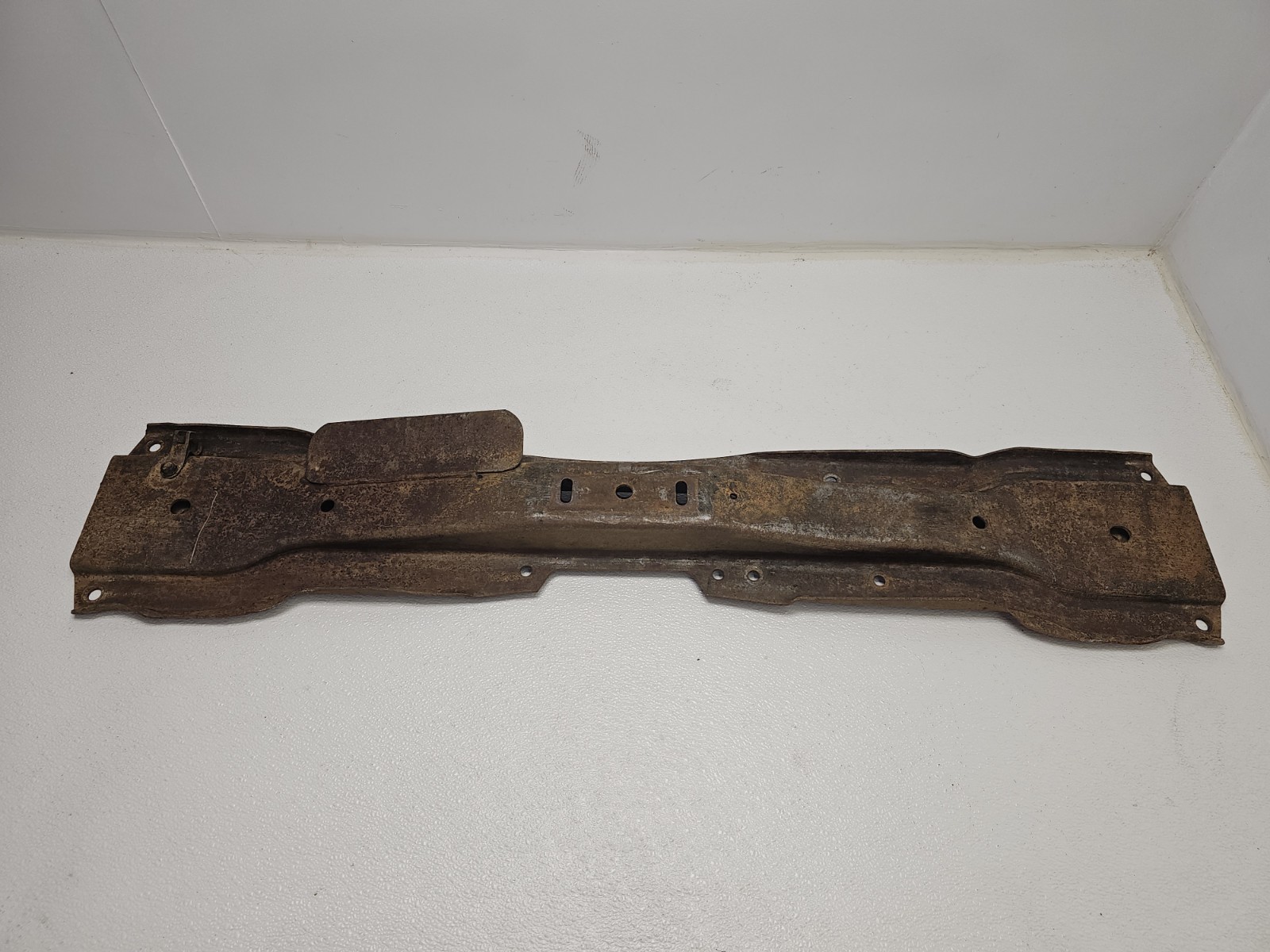 1988-1998 (99/00 OBS!) GMC Chevy 1500 Transmission Bar Crossmember 4×4 Mount OEM