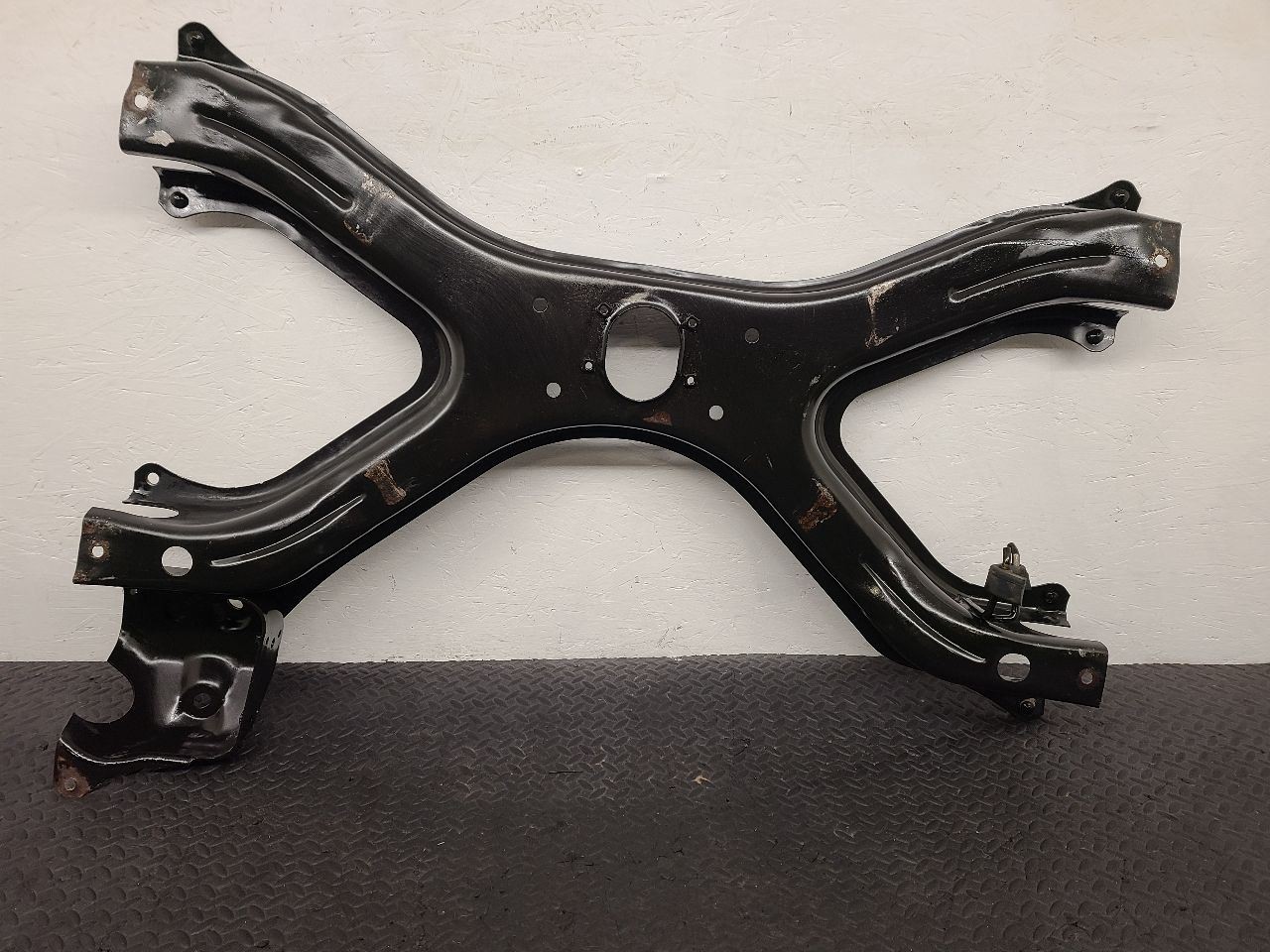 00-06 Toyota Tundra Rear Frame Crossmember OEM 51209-0C010