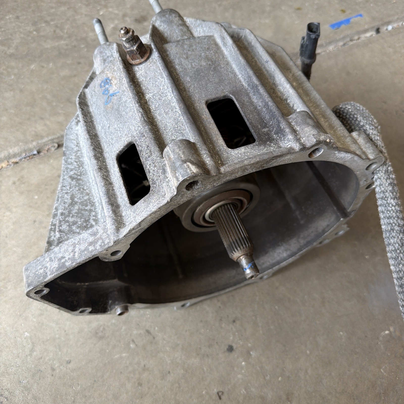 05-07 Maserati Quattroporte M139 Transmission Clutch Bell Housing W Sensor OEM