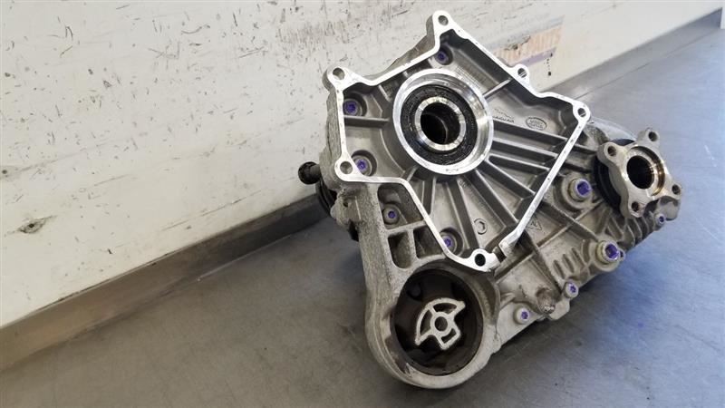 17-20 JAGUAR F PACE F-PACE OEM 2.0L TRANSFER CASE GX637K780BD