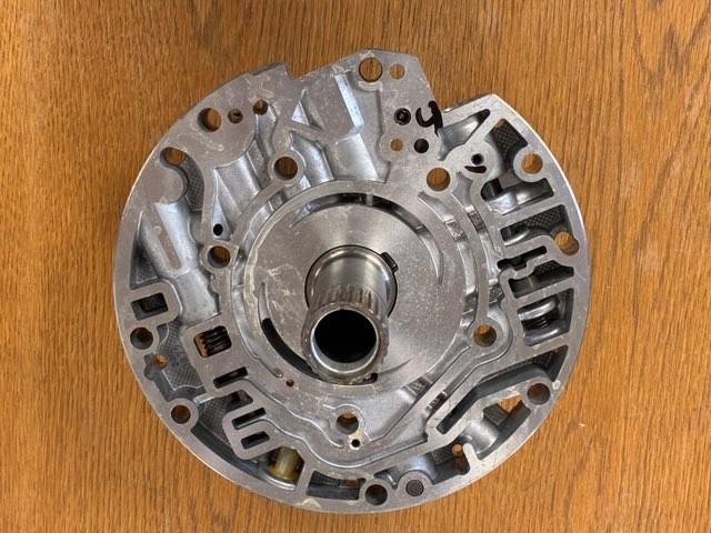 4L60E AUTOMATIC TRANSMISSION front OIL PUMP hub cover 24232446