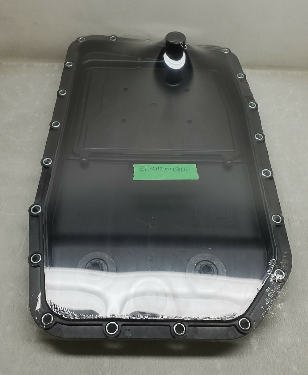 ZL201420077581.4 Automotive Transmission Oil Pan ZL201420077581.4