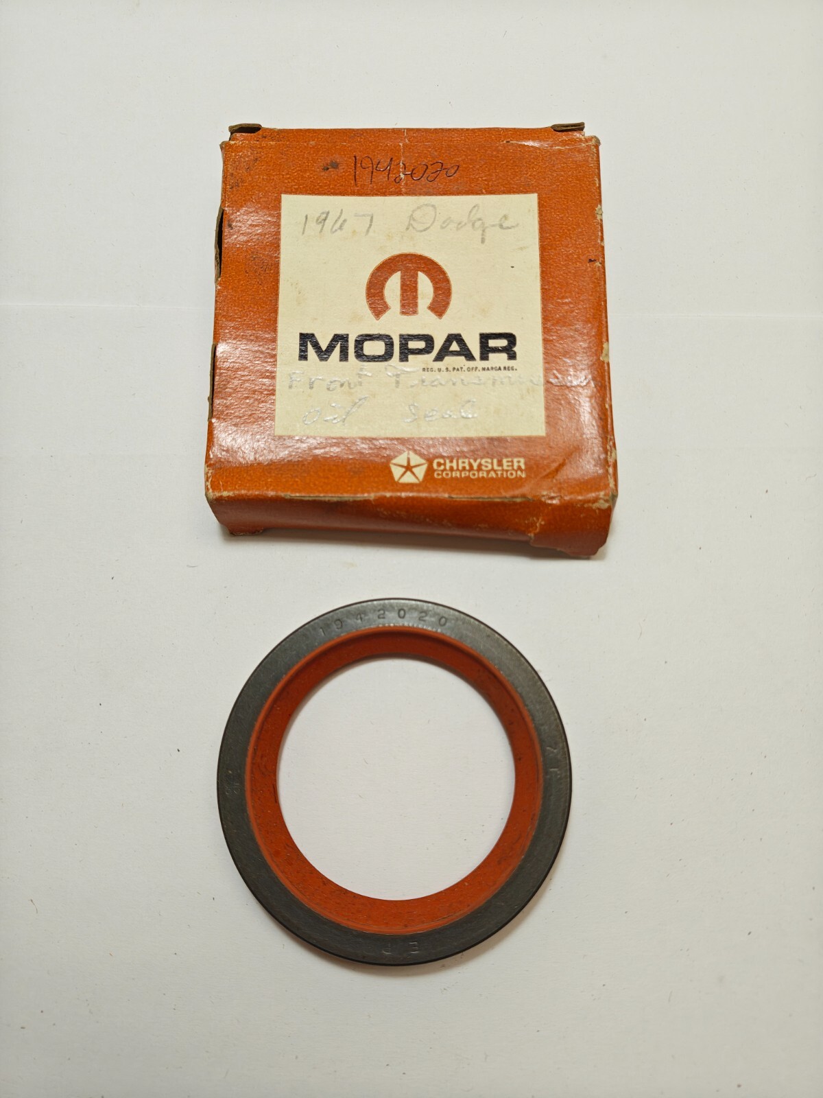 1962–1973 Chrysler Dodge Plymouth Torque Converter Hub Oil Seal 1942020 NOS