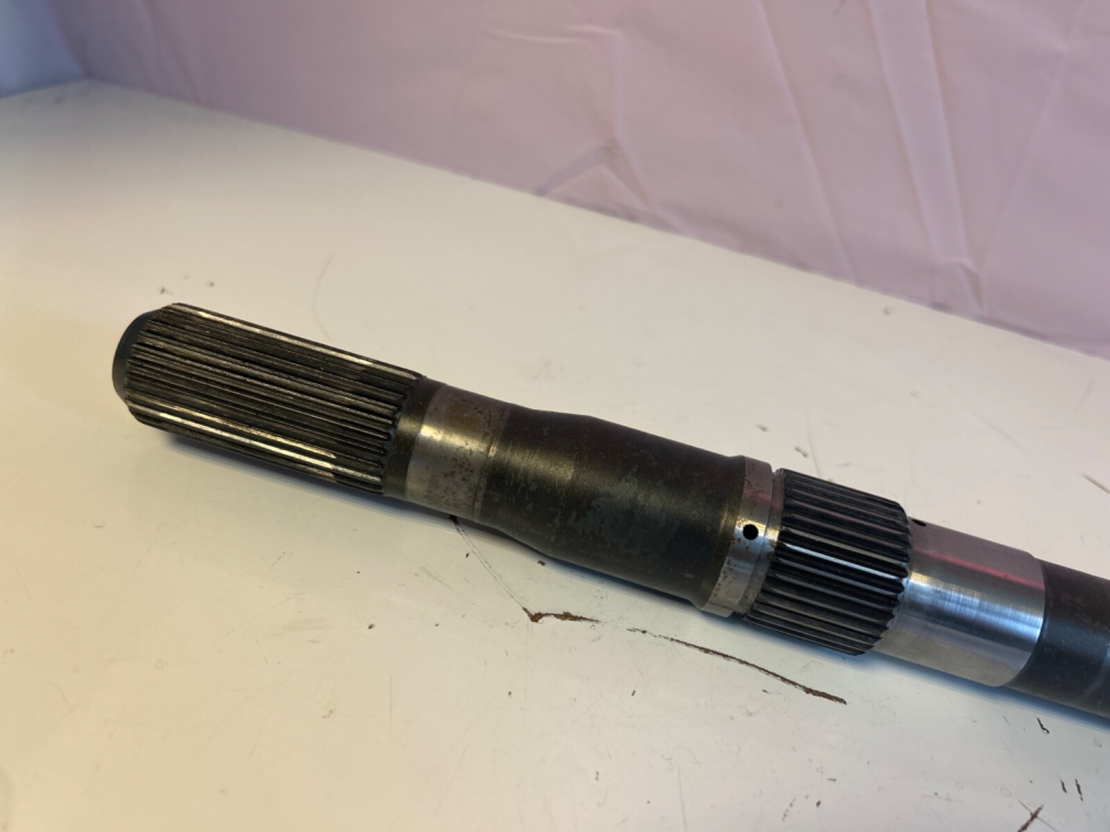 GM 4L60E 4L65E AUTOMATIC TRANSMISSION OUTPUT SHAFT 4X4 4WD 13 1/4 LONG 27 SPLINE