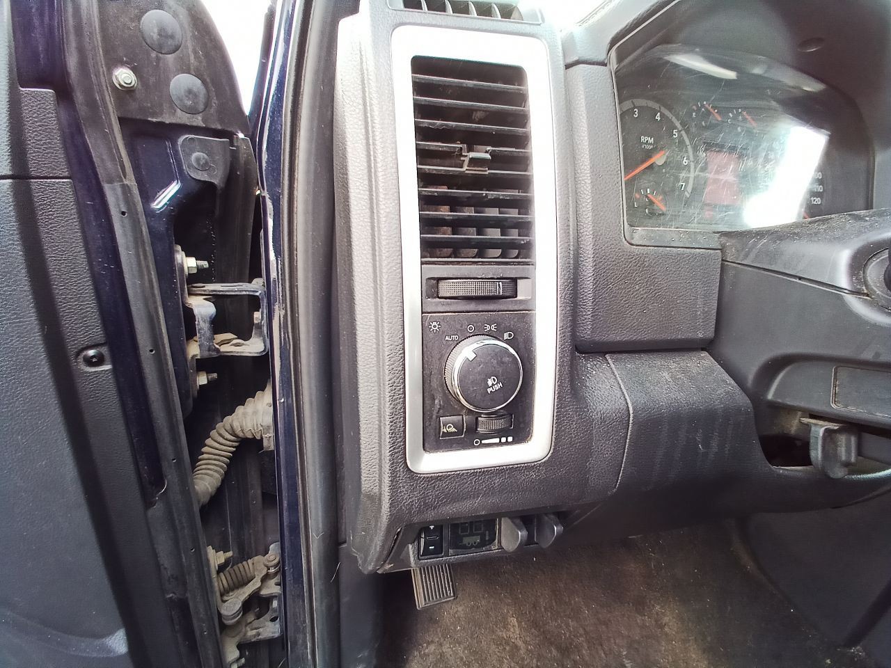 Automatic Transmission 147,697 Miles from 2012 Dodge Ram 1500 4×4 5.7L 11947630