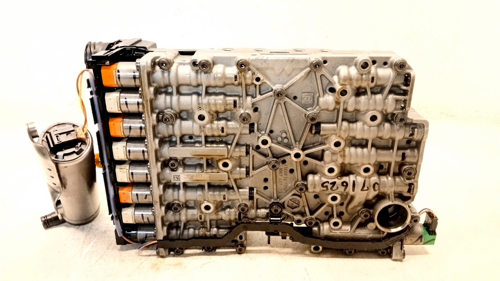 13-19 BMW F01 F02 750i 550i GT 650i A/T MECHATRONIC TRANSMISSION VALVE BODY 0716
