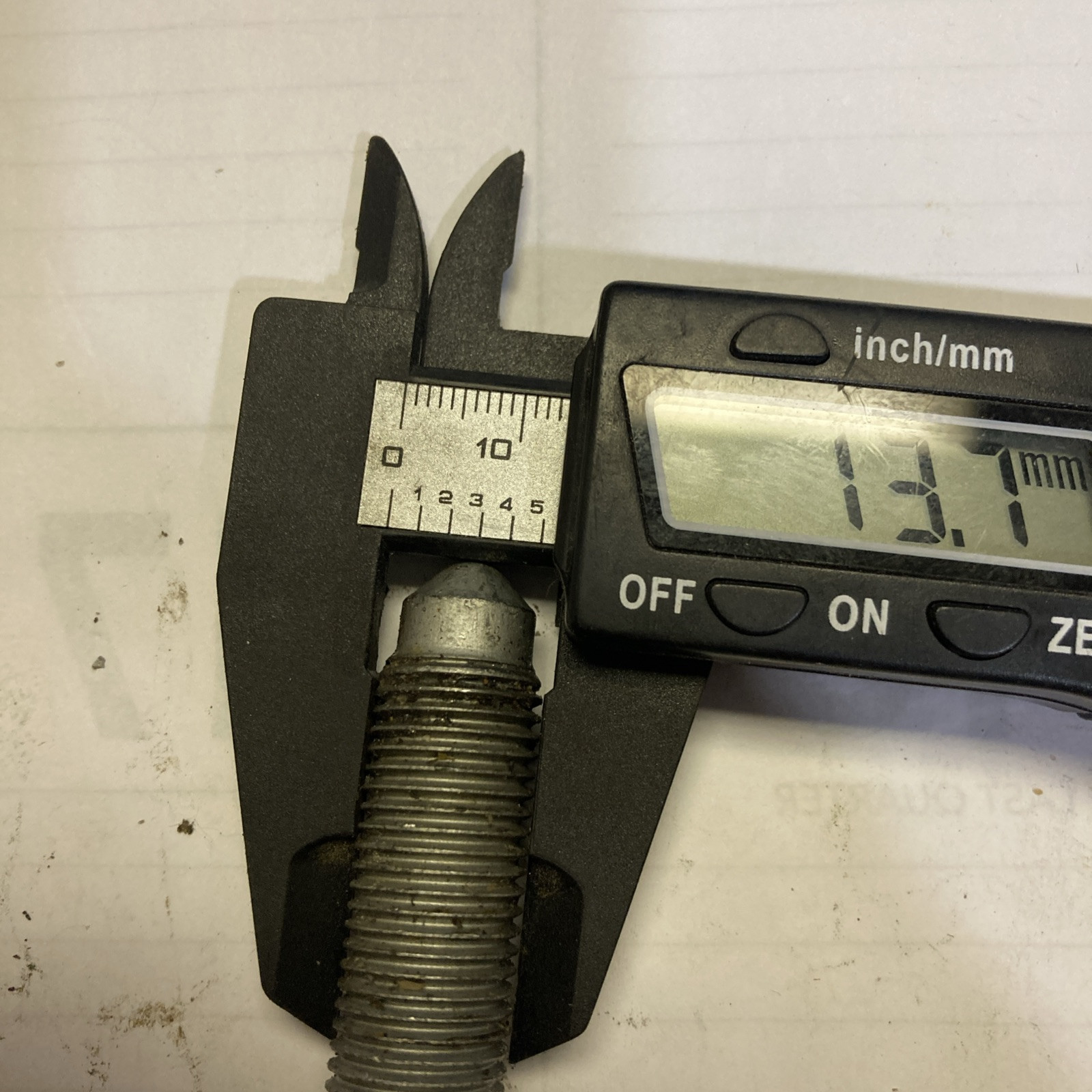 2015 AUDI Q7 (2) STEEL BOLTS