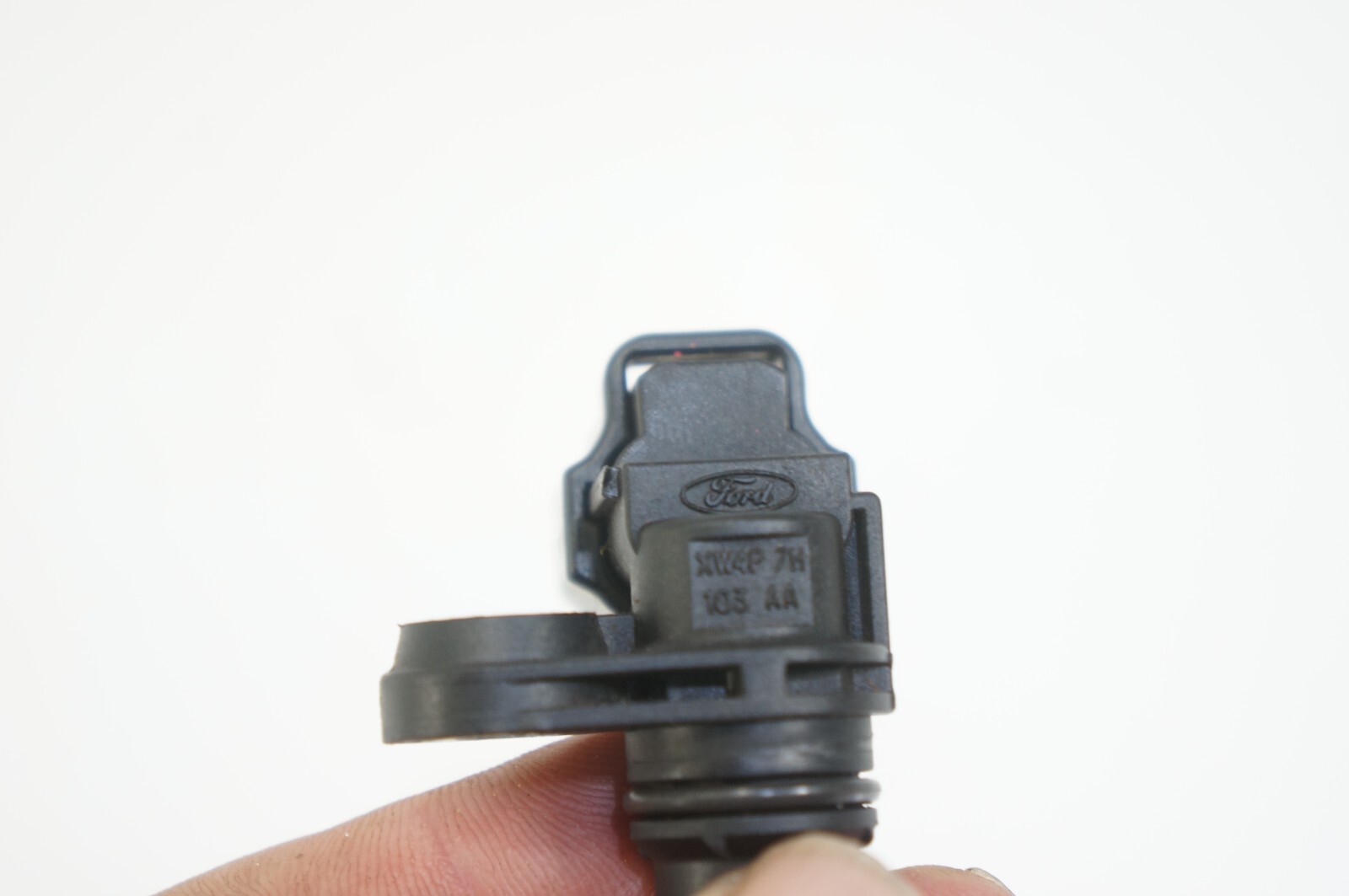2002-2005 ford thunderbird t-bird rpm speed rotation sensor oem