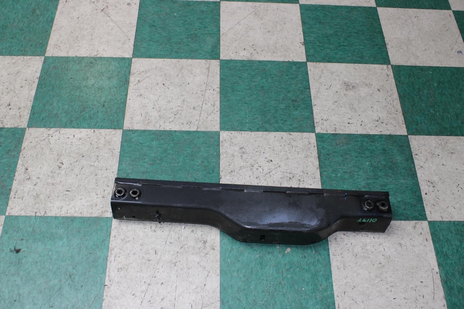 03-06 Avalanche 1500 Automatic Transmission Crossmember Support Cross Member WTY