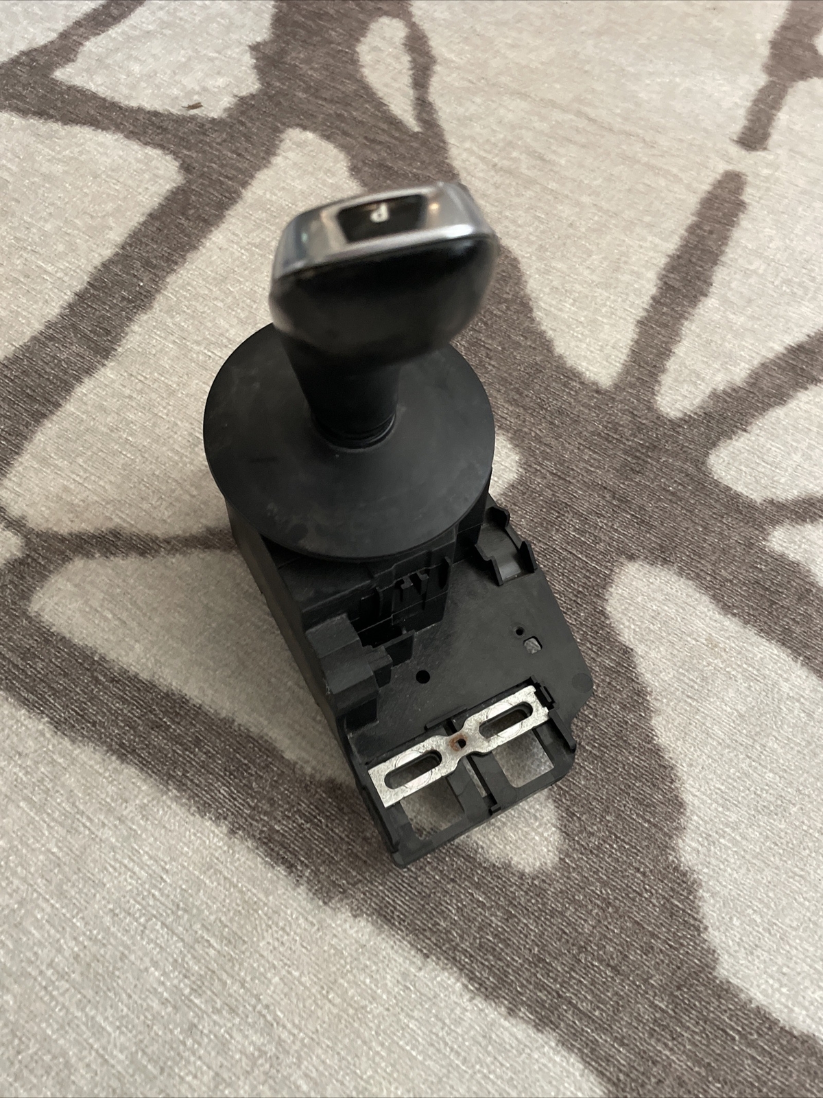 BMW M5 E60 E61 E63 E64 528i 535i 550i Shifter Assembly Gear Selector Lever Knob
