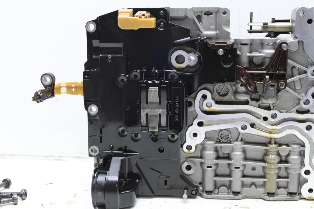 2014-2016 Maserati Ghibli 3.0L Automatic Transmission Valve Body 673004343 OEM
