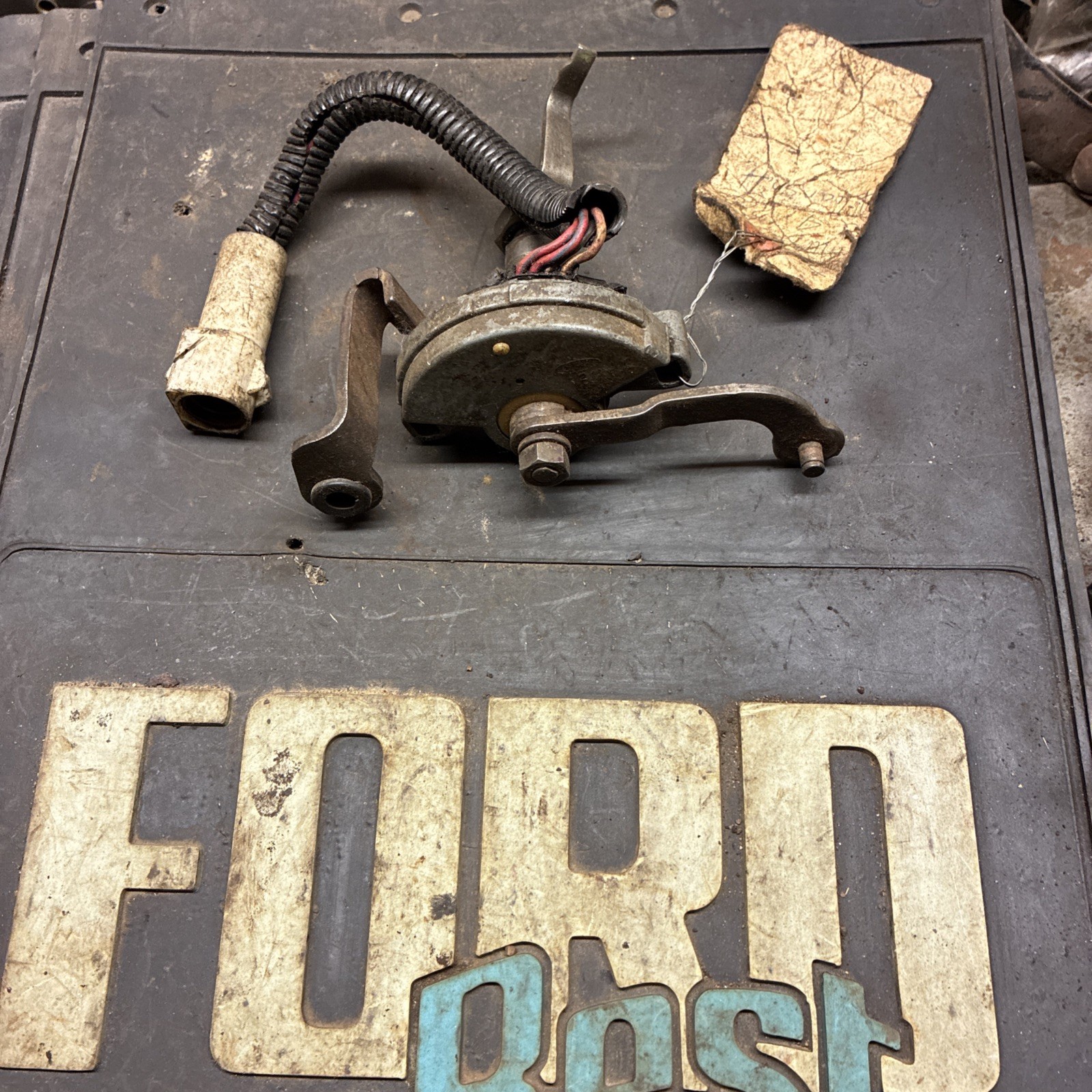 1979 Ford C4 Kickdown Transmission Lever. Floor Shift