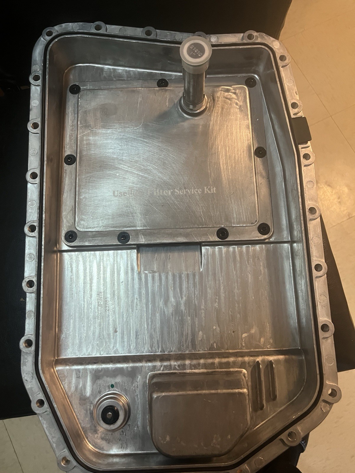 URO Parts Oil Pan 24152333907 19/21 BMW 525 I 2004