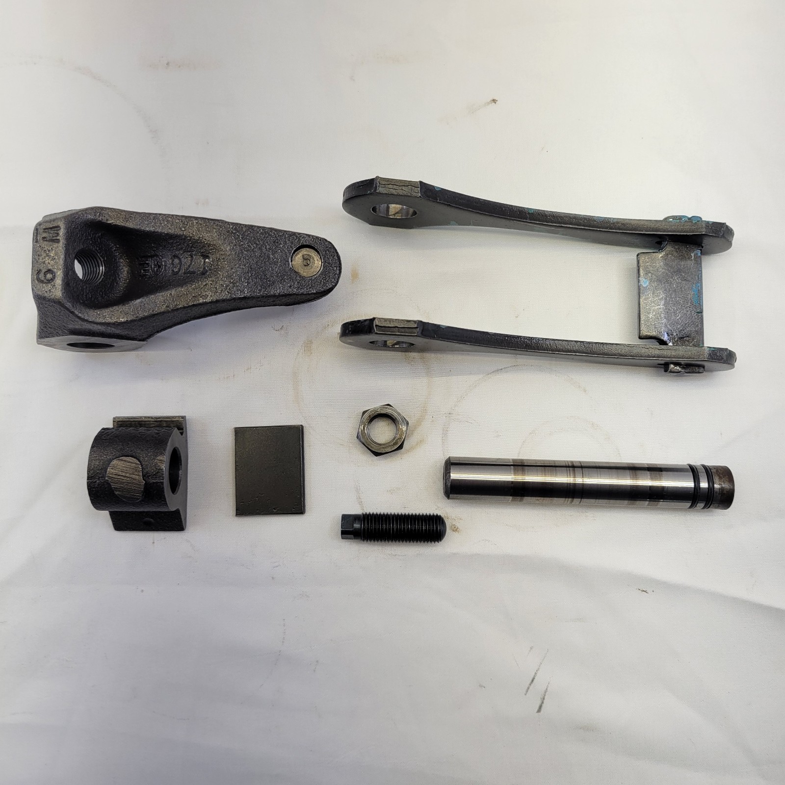 46RH Low Reverse Band Lever Arm & Pin from 1993-1995 Dodge Ram V8 And Cummins