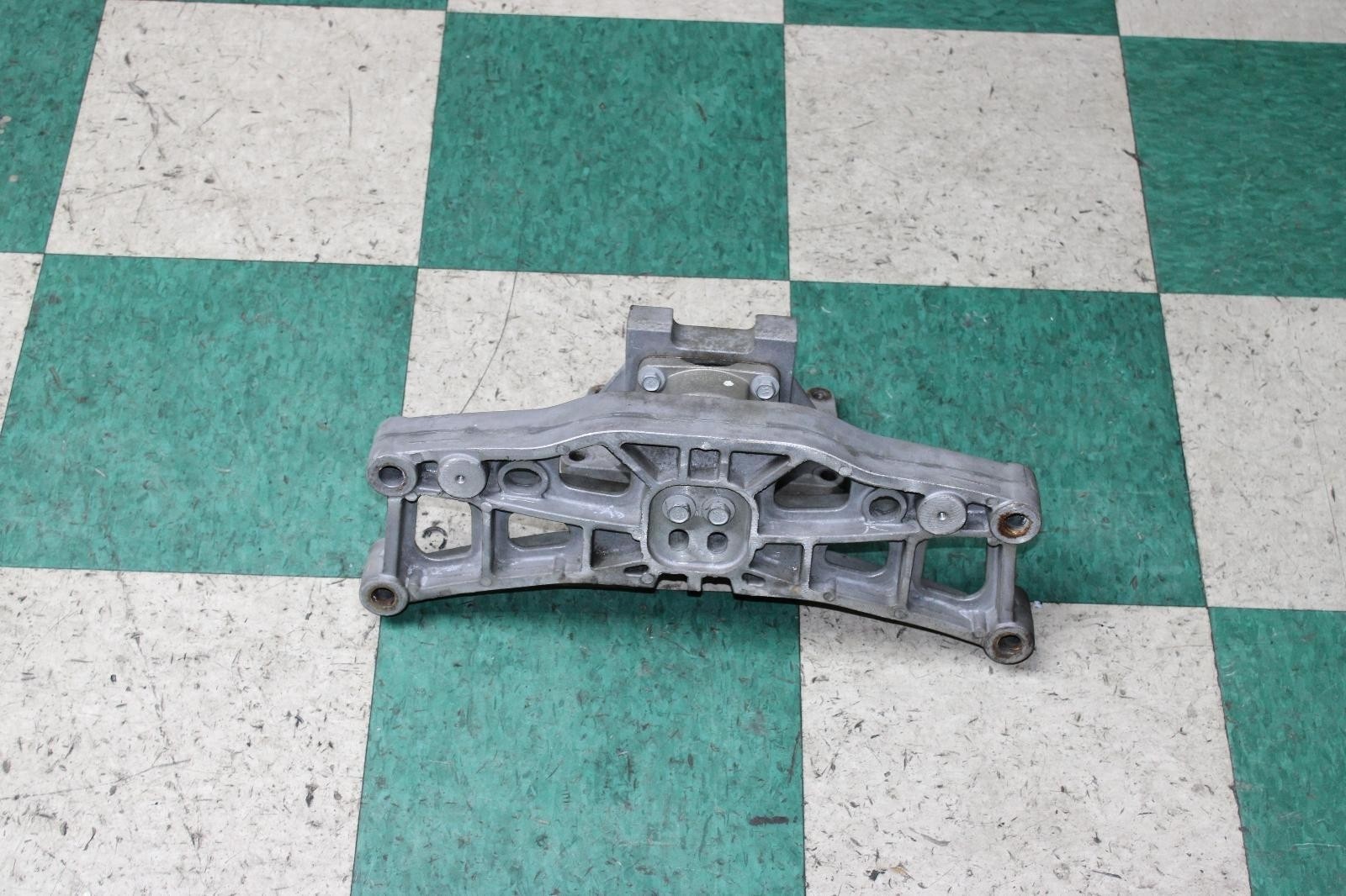 11-23 Chrysler 300 Automatic Auto Transmission Crossmember Mount Bracket OEM