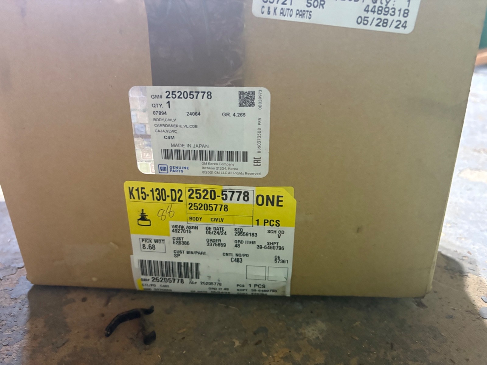 GM Genuine Parts Control Valve Body GM Part # 25205778