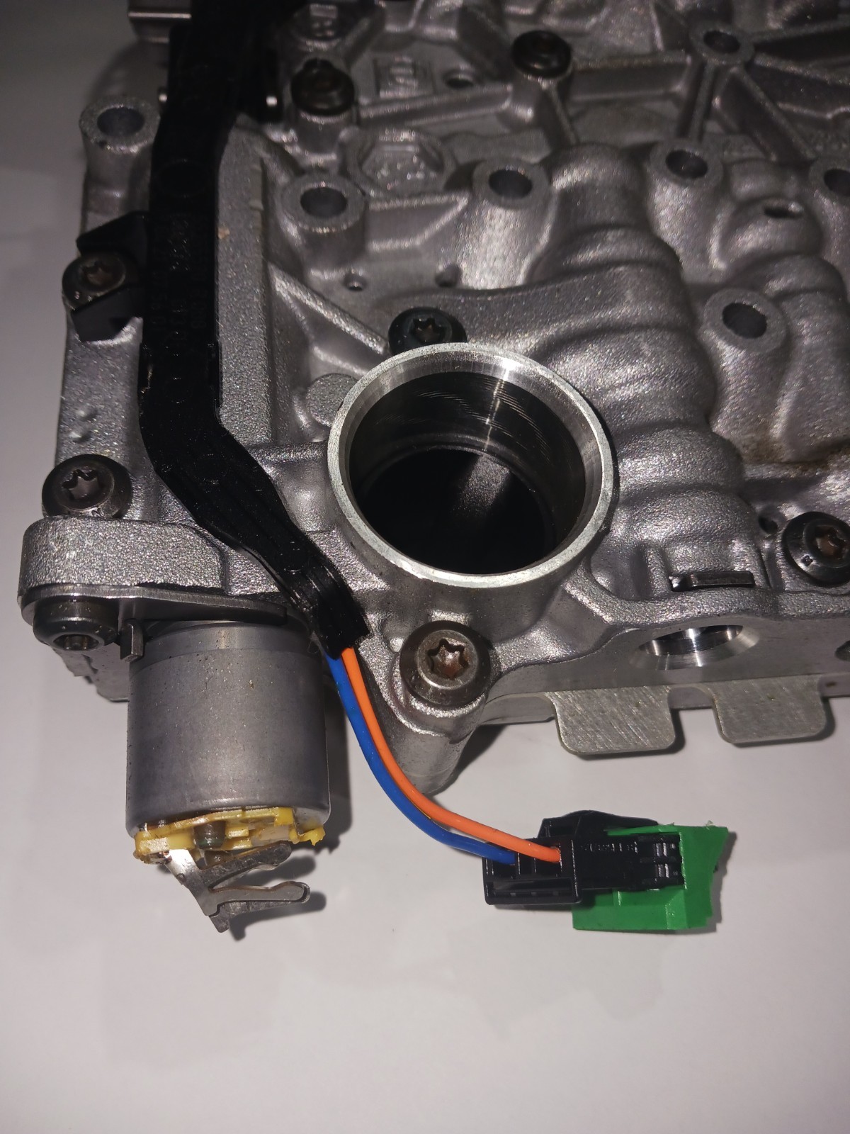 2019-26 RAM 1500 OEM TRANSMISSION VALVE BODY 8 SPD 8HP75 * NEW DAMAGED *