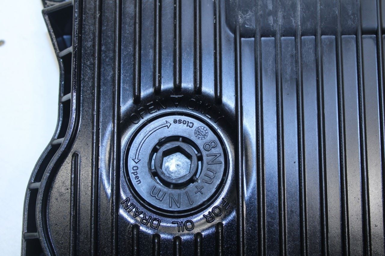 2013-2016 BMW 328i xDrive SULEV 2.0L Auto Transmission Oil Sump Pan 24118612901