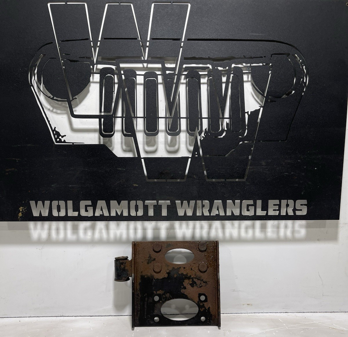 2.4 6 Speed Manual Trans Mount Bracket 05-06 Jeep TJ Wrangler 52059504AB OEM