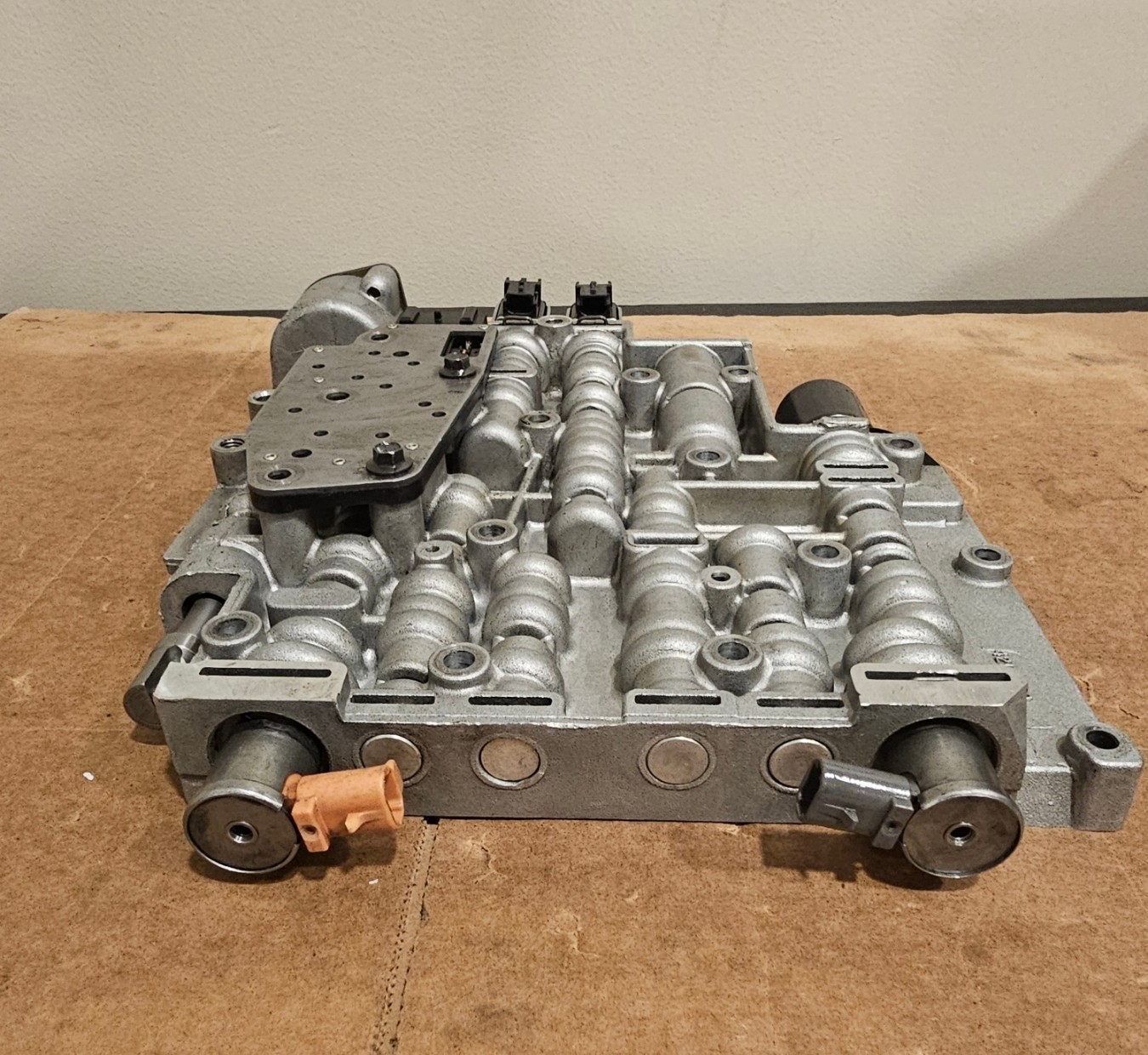 GM 4L60E 4L65E 4L70E Valve Body and solenoids 20032008 OEM G2U
