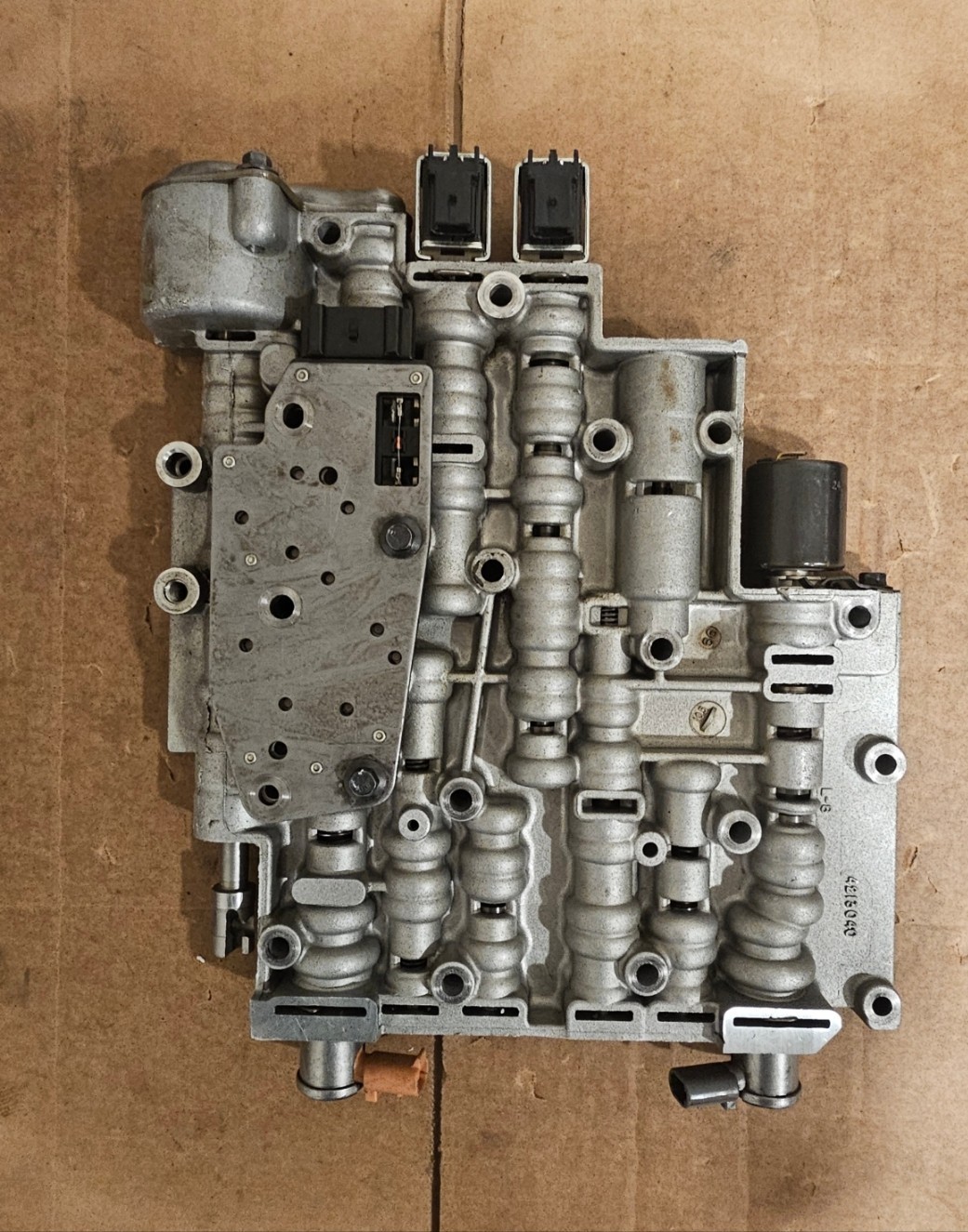 GM 4L60E 4L65E 4L70E Valve Body and solenoids 20032008 OEM G2U