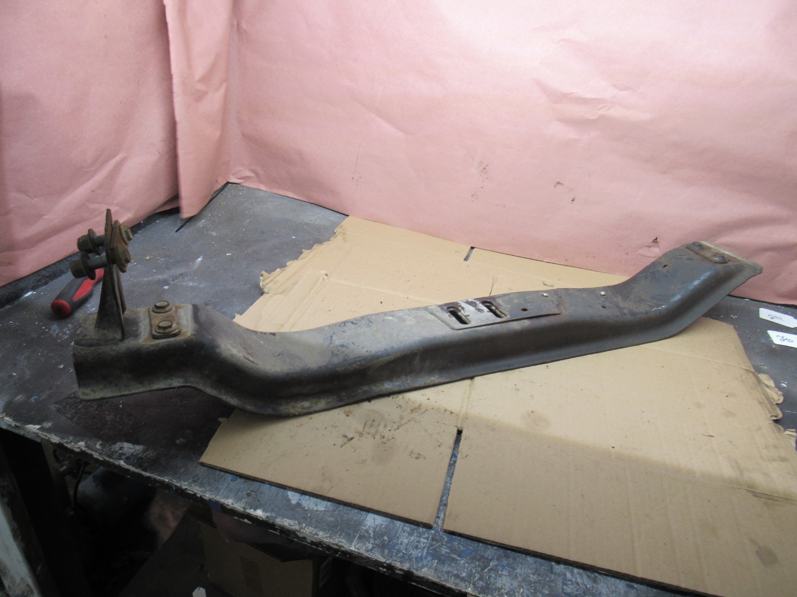 11-16 Ford F-250 F-350 Automatic Transmission Crossmember Support OEM