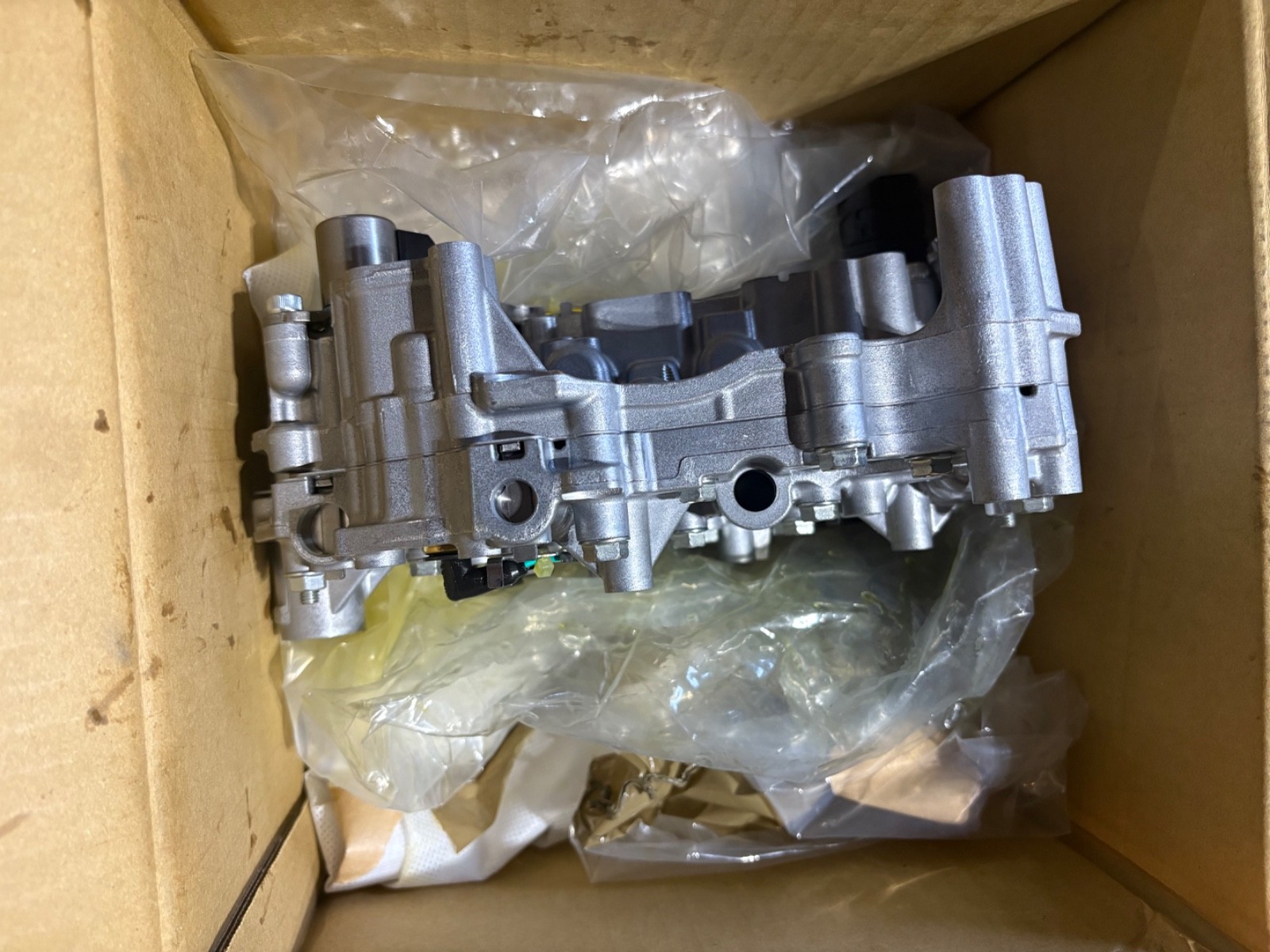 GM Genuine Parts Control Valve Body GM Part # 25205778