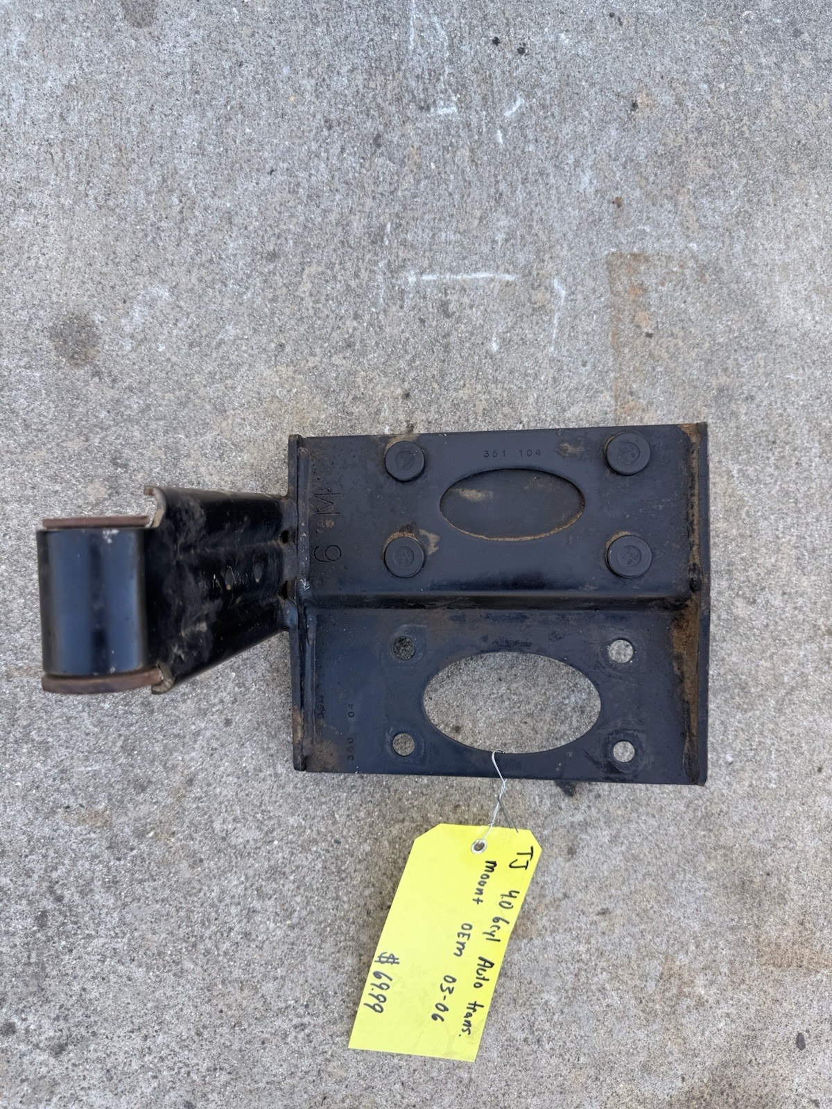 03-06 Jeep Wrangler TJ 4.0 6cyl Auto Trans. Mount OEM
