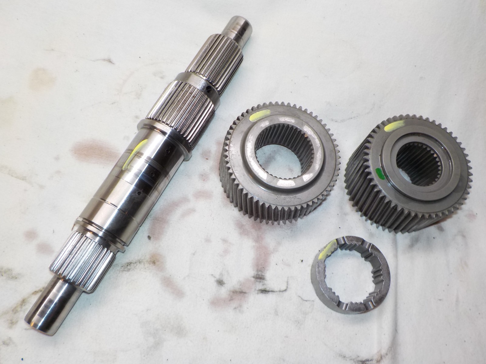 01 02 Chevy Silverado 2500HD 6.6 LB7 Allison 1000 5 speed main shaft w sun gears