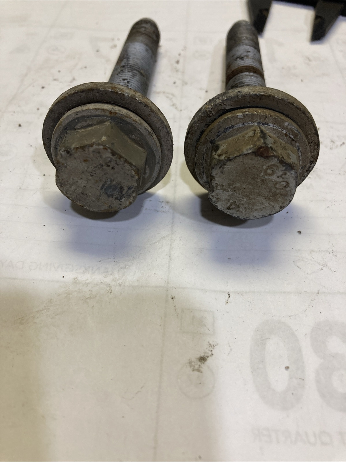 2015 AUDI Q7 (2) STEEL BOLTS