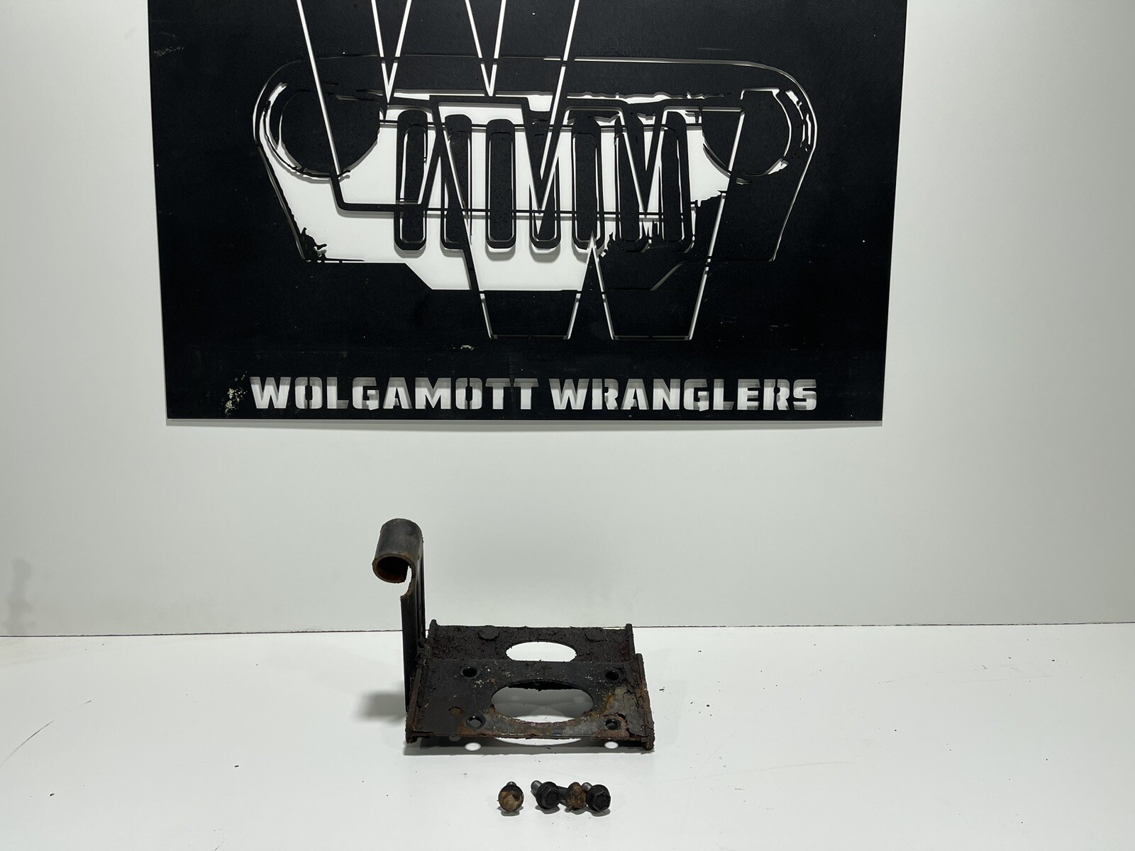 03-06 Jeep TJ Wrangler 4.0L Automatic Trans Mount Bracket 52059515 w/ BOLTS CC