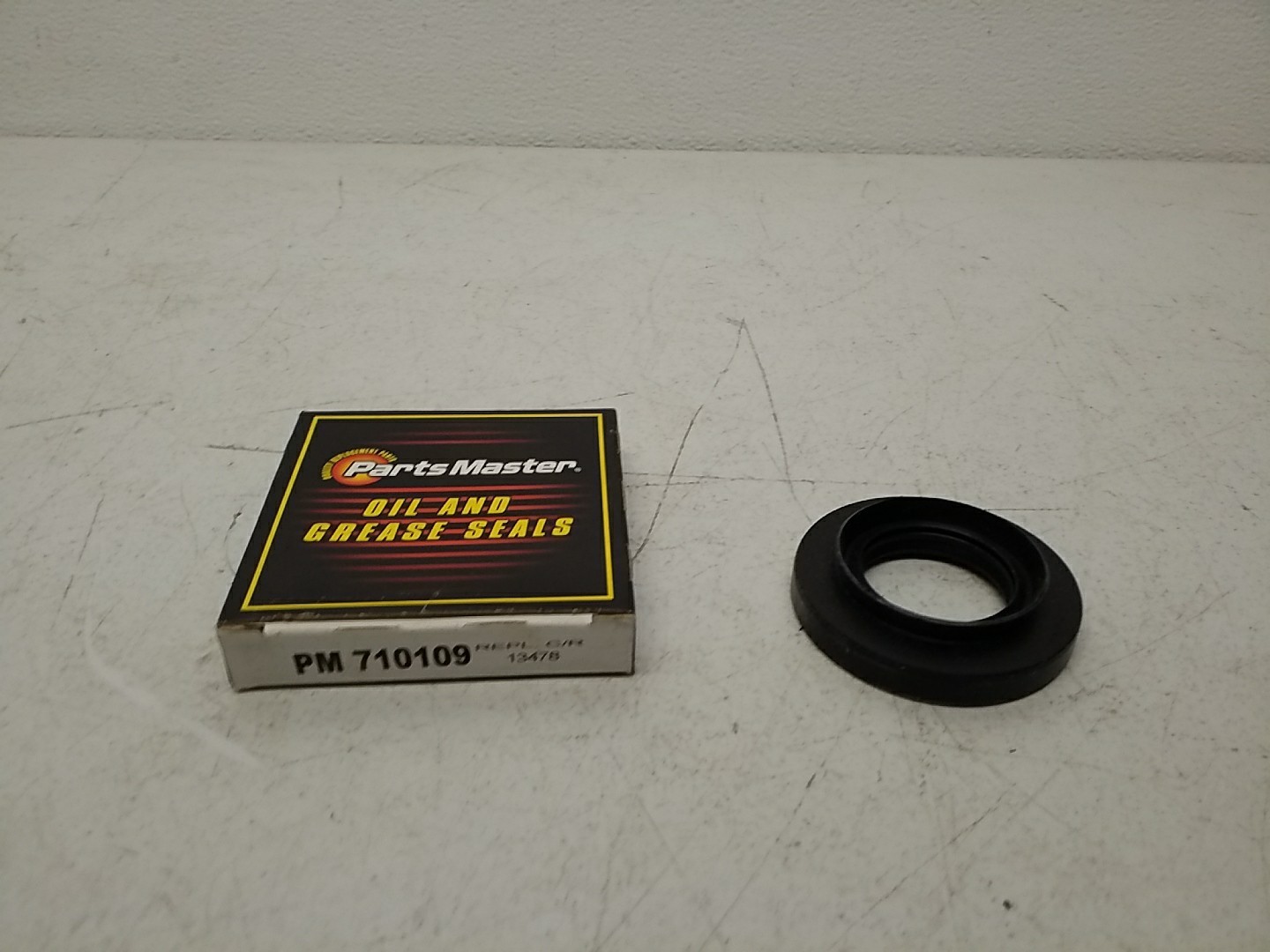 Parts Master PM 710109 Output Shaft Seal – Manual Transmission Multi‑Lip Shaft
