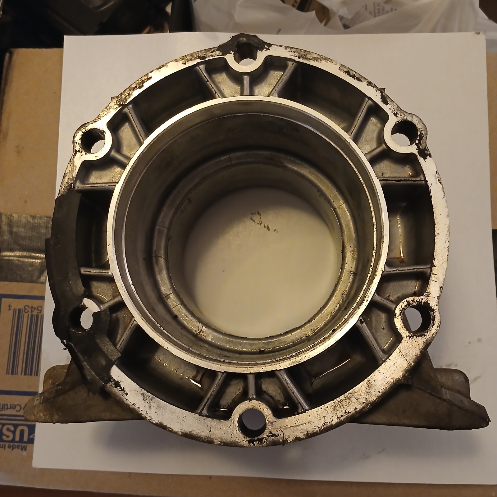 2007-13 GM 4L60E 4L65E GMC Chevy 4X4 Tail Housing 6 Bolt 24235765 OEM USED