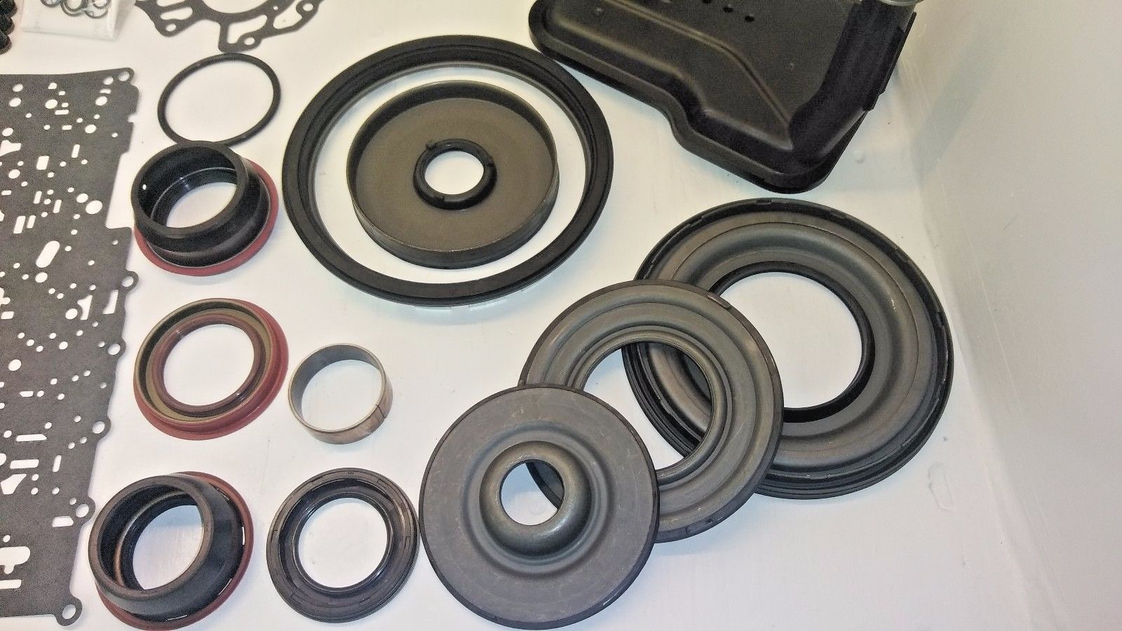 .6L80e 6L80 overhaul kit clutches filter bush + PISTONS rebuild kit
